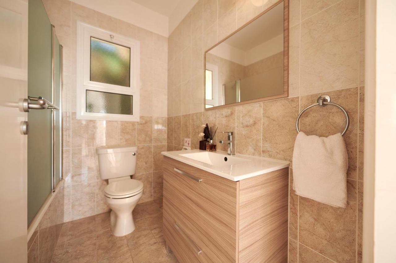 Bungalow Casa Bonita By Ezoria Villas Kólpos tón Korallíon Eksteriør bilde