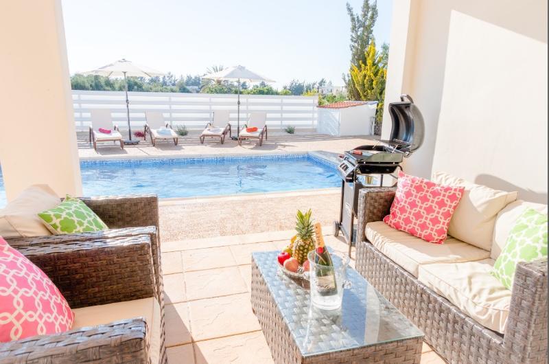 Bungalow Casa Bonita By Ezoria Villas Kólpos tón Korallíon Eksteriør bilde
